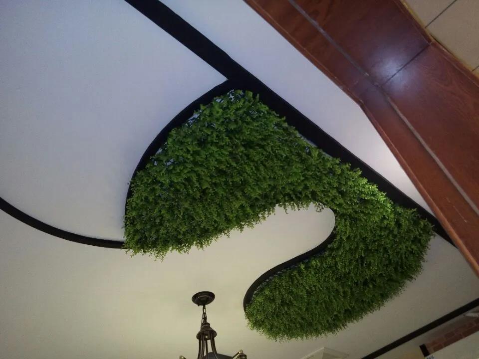 餐厅绿植的自然景墙还有创意十足的生态植物画